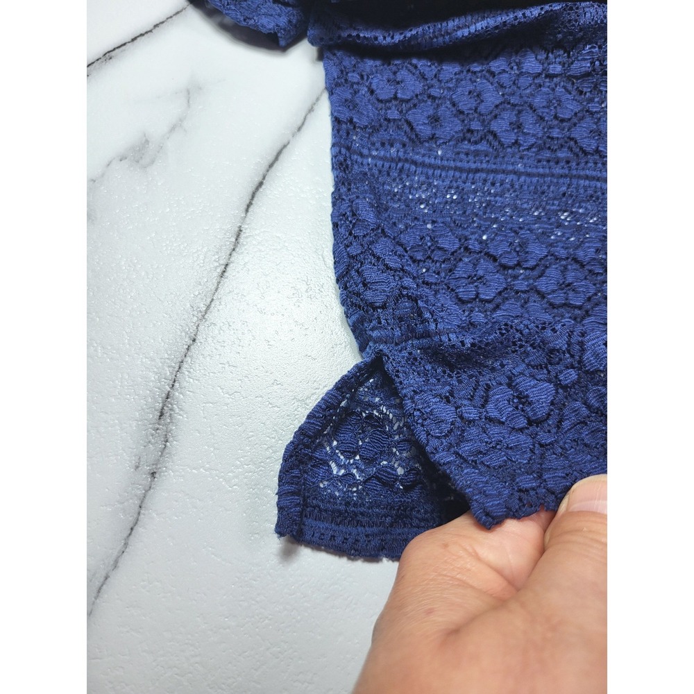 American Eagle Outfitters Womens Navy Blue Floral Lace Short Sleeve Top Size XS - Picture 5 of 9